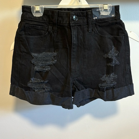 Hollister Pants - Hollister ultra high rise mom short.